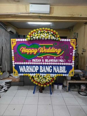 Papan Bunga di Lamper Lor Semarang Selatan